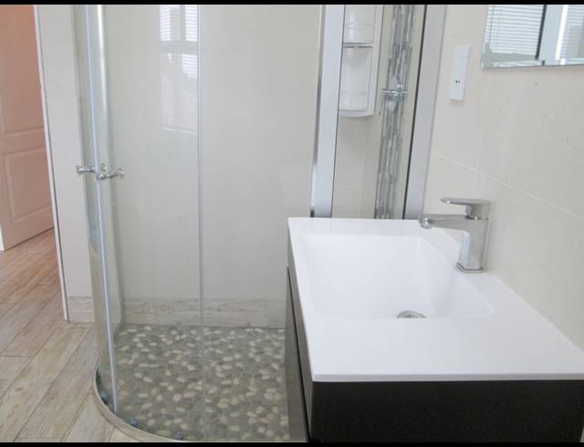 1 bed property to rent in LA MERCY